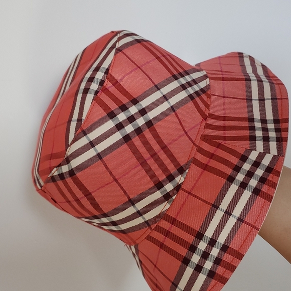Reversible Burberry Bucket Hat - Picture 3 of 3